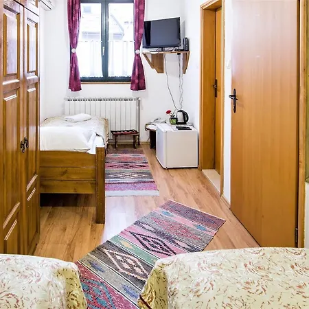 Hotel Kandilj 3*