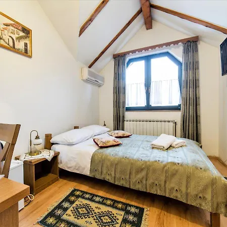 Hotel Kandilj 3*