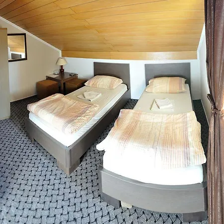 Kandilj Hotel