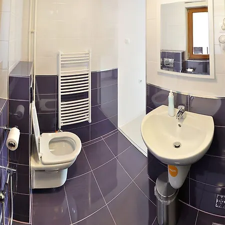 Kandilj Hotel 3*