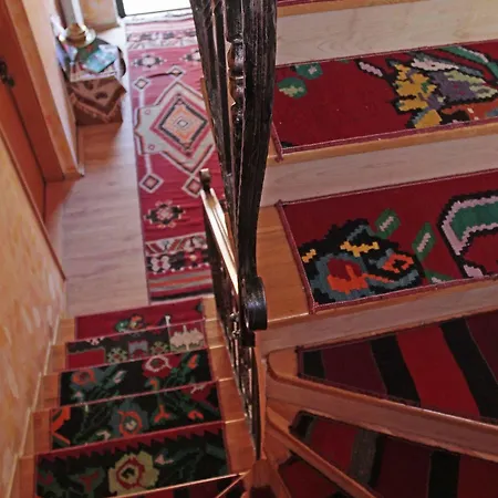 Hotel Kandilj 3*